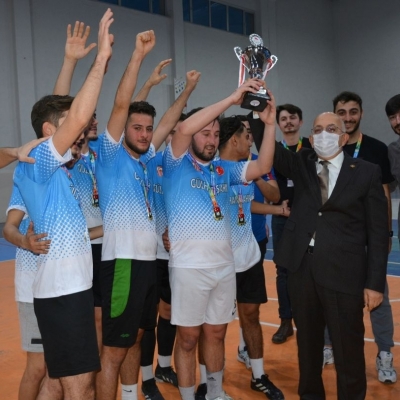 “Bağımlı Olma, Sporcu Ol” Futsal Turnuvası Final Karşılaşması ve Ödül Töreni Gerçekleşti